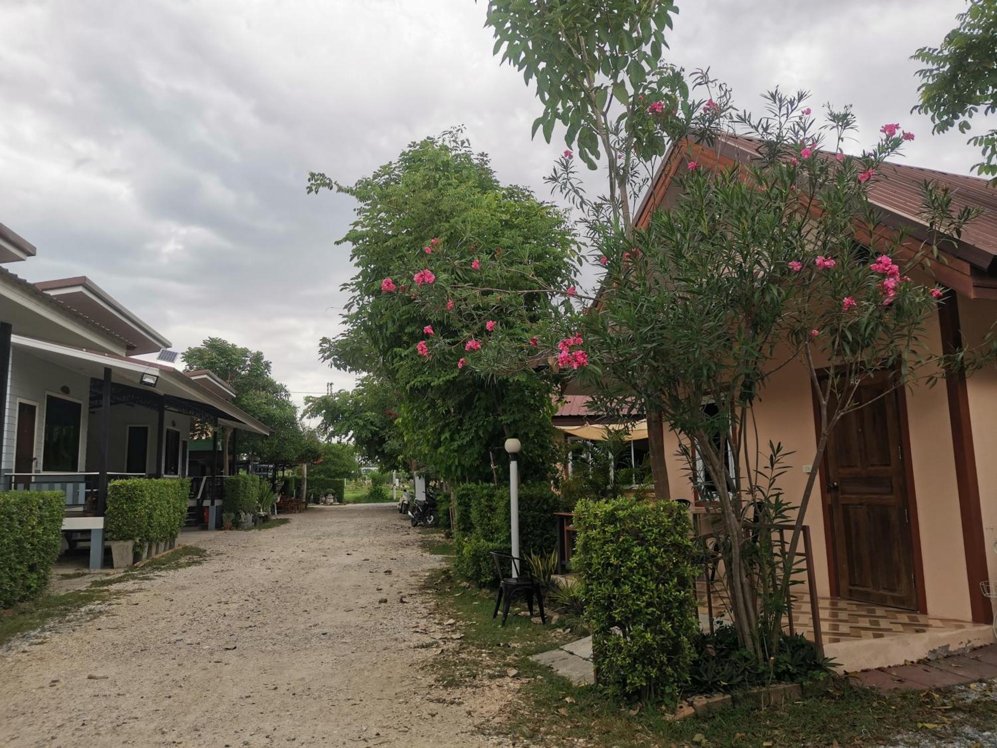Numhom Resort Ban Nong Chum Saeng Exterior photo